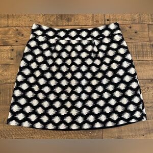 Banana‎ Republic black and white jacquard mini skirt - Size 6